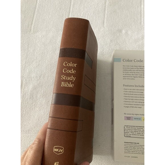 Color Code Study Bible, NKJV Brown leathersoft  NEW - Picture 4 of 7